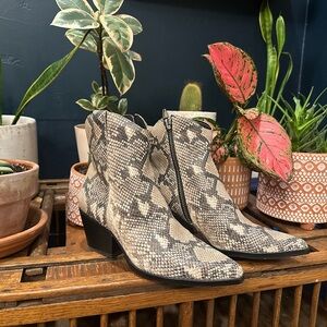 Dolce Vita Snakeskin Patterned Heeled Cowgirl Boots Size 9 1/2